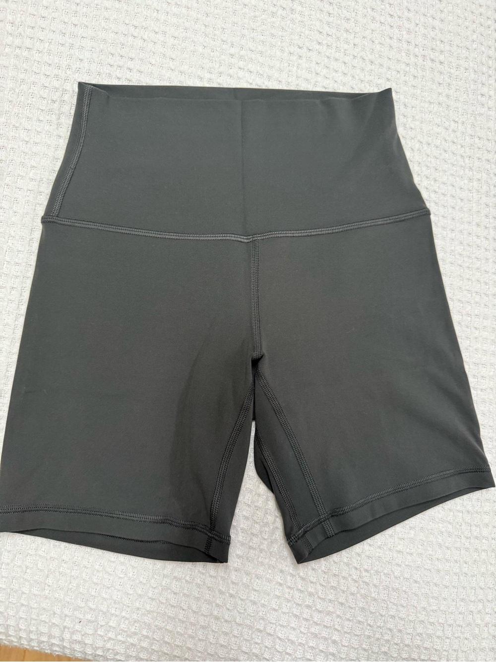 Lululemon align 6” shorts